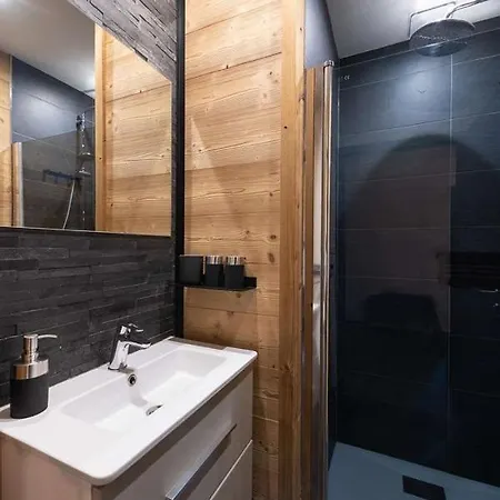 Du Bien-etre 15p. Piscine,spa, Hammam,petanque,basket Chalet *