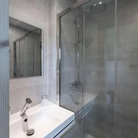 Chalet Du Bien-etre 15p. Piscine,spa, Hammam,petanque,basket *