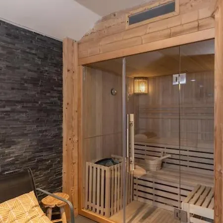 Du Bien-etre 15p. Piscine,spa, Hammam,petanque,basket 木屋 *